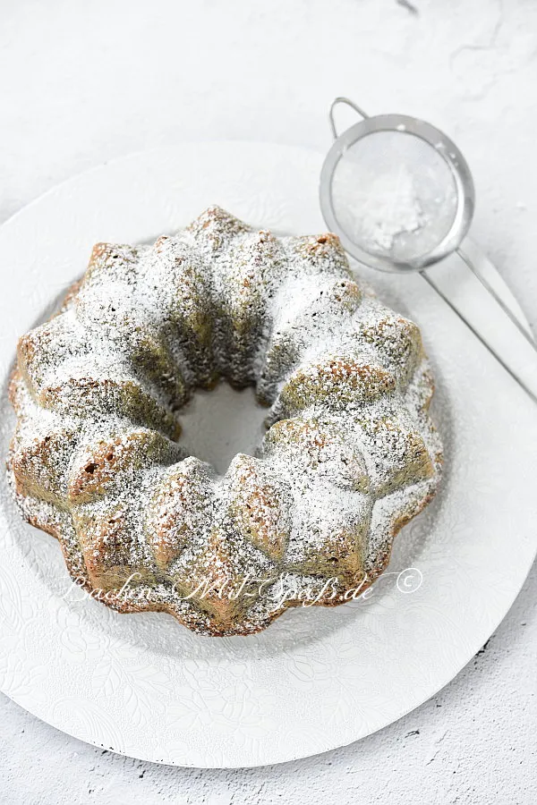 Mohn-Kokos-Gugelhupf Mohn-Kokos-Gugelhupf