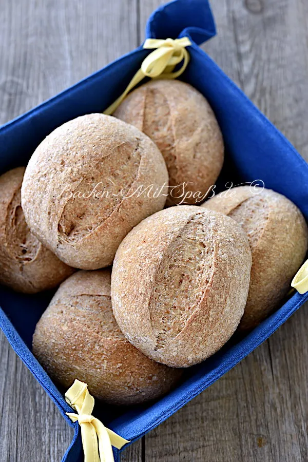 Weizenvollkornbrötchen Weizenvollkornbrötchen