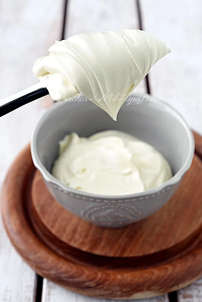 Weiße Schokoladen Ganache mit Butter Weiße Schokoladen Ganache mit Butter