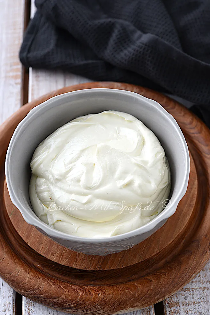 Weiße Schokoladen Ganache mit Butter Weiße Schokoladen Ganache mit Butter