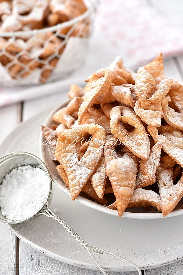 Polnische Raderkuchen (Faworki) Polnische Raderkuchen (Faworki)