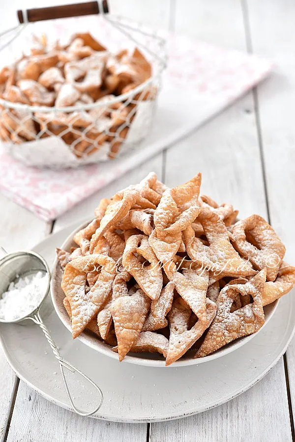 Polnische Raderkuchen (Faworki) Polnische Raderkuchen (Faworki)