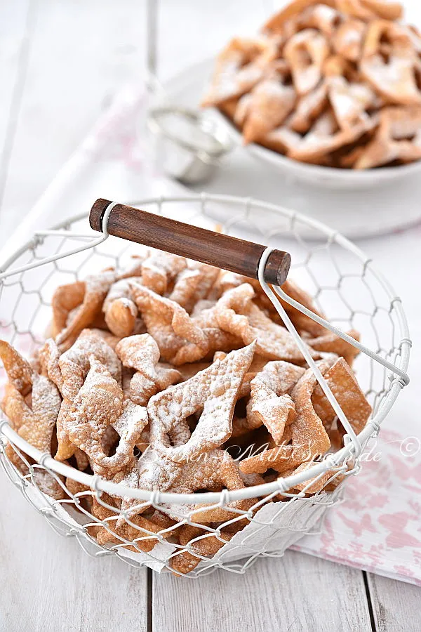 Polnische Raderkuchen (Faworki) Polnische Raderkuchen (Faworki)