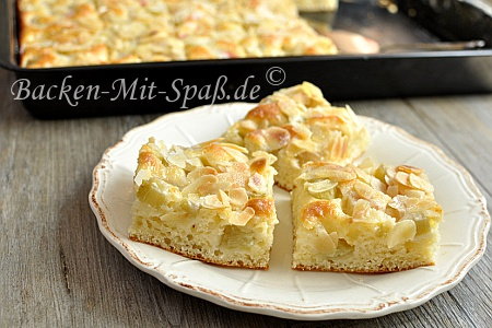 Rhabarber- Buttermilchkuchen