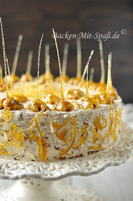 Walnuss- Karamell- Torte Walnuss- Karamell- Torte