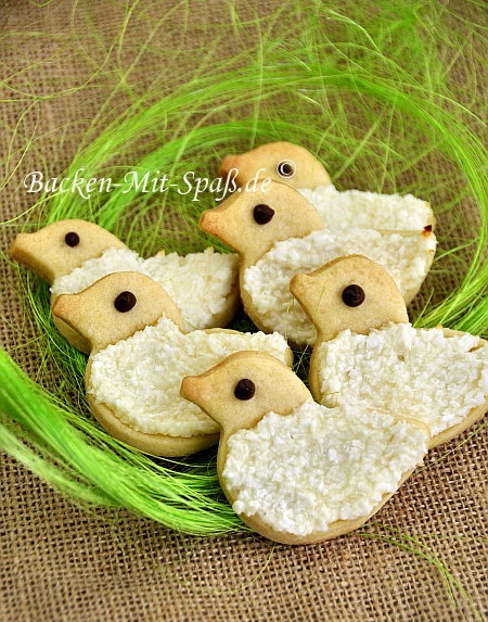 Kokos-Osterplätzchen Kokos-Osterplätzchen