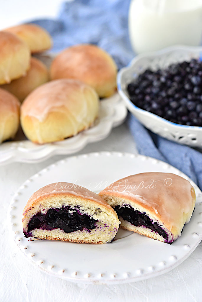 Heidelbeerbrötchen Heidelbeerbrötchen