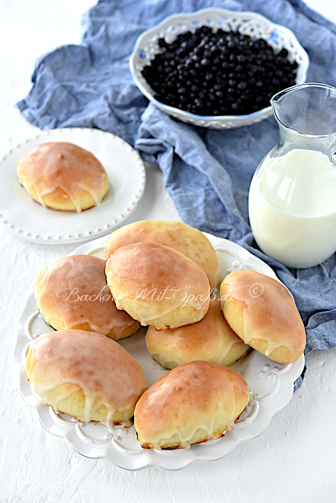 Heidelbeerbrötchen Heidelbeerbrötchen