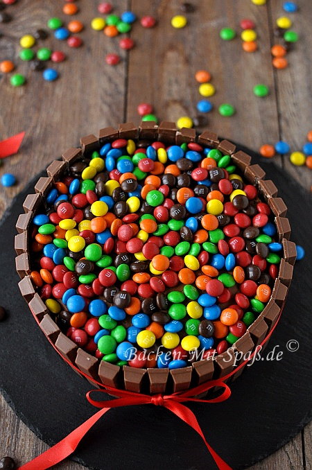 Kitkat M&M's Torte