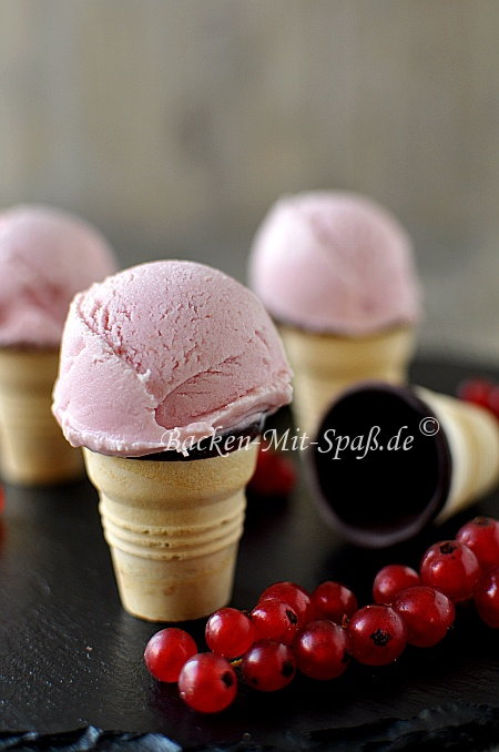 Johannisbeereis ohne Eismaschine Johannisbeereis ohne Eismaschine