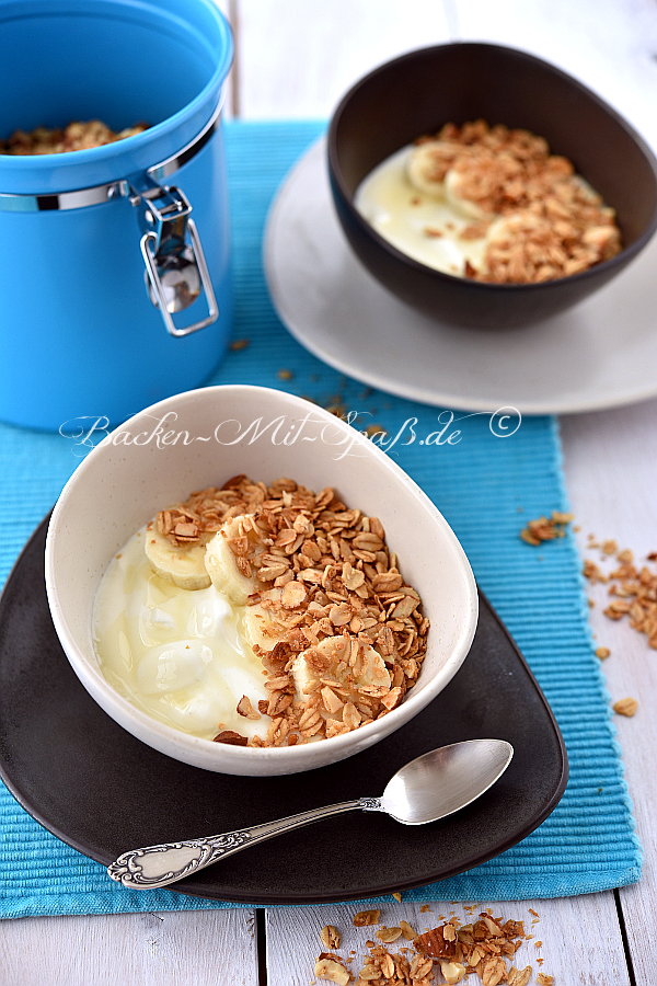 Kokos- Mandel- Knuspermüsli Kokos- Mandel- Knuspermüsli