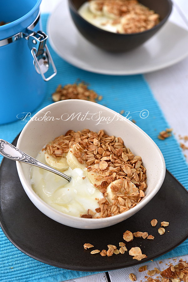 Kokos- Mandel- Knuspermüsli Kokos- Mandel- Knuspermüsli