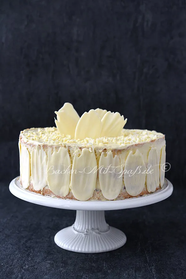 Konditorcreme- Torte mit Himbeeren Konditorcreme- Torte mit Himbeeren